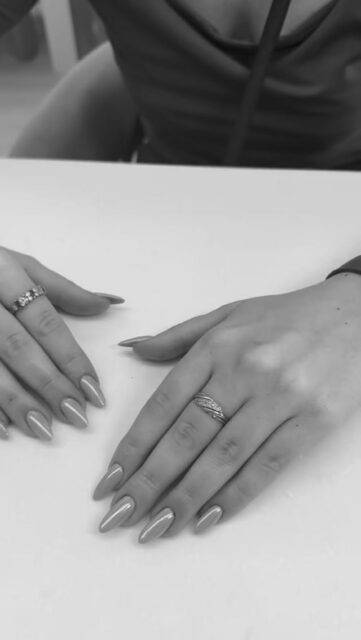 A fresh set in the prettiest shade of blue 🩵
Soft, glossy, and effortlessly elegant — the kind of nails that make everything feel a little more put together.
——
Une pose fraîche dans la plus jolie nuance de bleu 🩵
Douce, brillante et naturellement élégante — le genre de manucure qui complète parfaitement chaque look.
#BlueNails #LuxuryNails #GelManicure #NailInspo #NailBbox