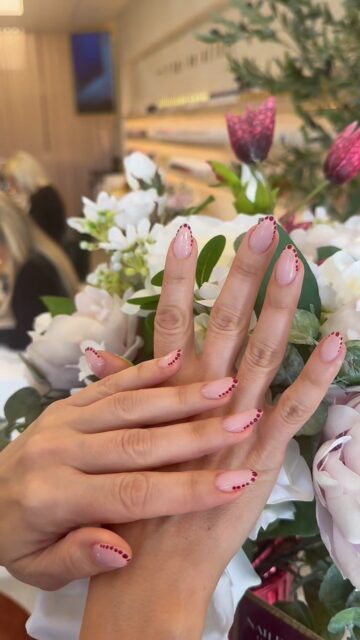 Soft pink, delicate burgundy dots, and a subtle manicure detail for a touch of elegance. 

——

Rose tendre, délicats points bordeaux et un détail subtil pour une touche d’élégance. 

#NailBbox #NailArt #MontrealNails #OnglesMontreal